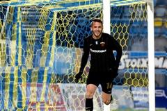 Ο Πέκχαρτ κερδίζει την παραμονή του στην ΑΕΚ