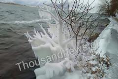 Πάγωσε ολόκληρη η λίμνη της Καστοριάς - Δείτε εντυπωσιακές φωτογραφίες