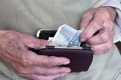 Παράπονα Κυπρίων συνταξιούχων: Καμιά απάντηση για την επιστροφή της έκτακτης εισφοράς για την άμυνα
