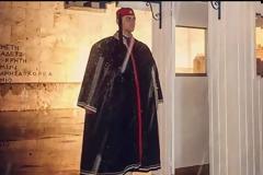 Τώρα Αθήνα -2C: Η φωτογραφία από προεδρική φρουρά που κάνει τον γύρο του διαδικτύου και ΣΥΓΚΛΟΝΙΖΕΙ...