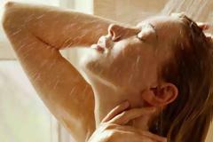 Τελικά, το βραδινό ή το πρωινό ντουζ είναι καλύτερο;