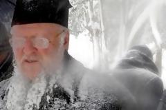 Ο «παγωμένος» Πατριάρχης Βαρθολομαίος... [photos]