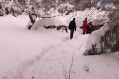 Ο Μπακογιάννης στην Κύμη: «Είχαμε πραγματικά μια βόμβα χιονιού»