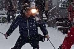 Λαμία: Δείτε να κάνουν σκι στο κέντρο της πόλης