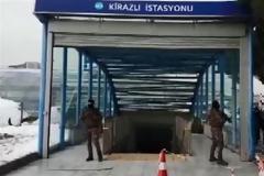 Εκκενώθηκε σταθμός του μετρό στην Κωνσταντινούπολη - Έρευνες για τον μακελάρη του Reina