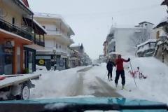 Βγήκαν με τα... σκι, στην Πύλη Τρικάλων!