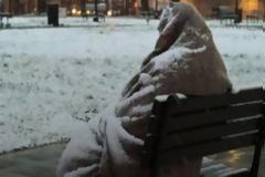 Αίσχος! Δημοτικός υπάλληλος «πέταξε» τους άστεγους στο κρύο...