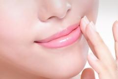 Χείλη για φίλημα και το χειμώνα