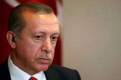 Ερντογάν: Η πτώση της λίρας οφείλεται σε τρομοκράτες που θέλουν να εξασθενήσουν τη χώρα