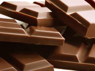 Φωτογραφία για Έρευνα: Το καλύτερο γιατρικό για τον βήχα είναι η σοκολάτα