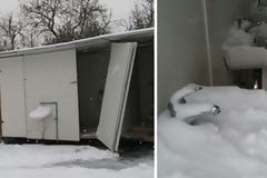 Εικόνες ντροπής από τον προσφυγικό καταυλισμό στο Δερβένι