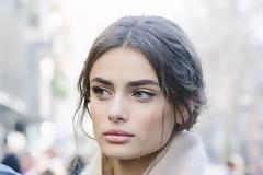 Έχεις αδύναμες βλεφαρίδες που πέφτουν; Να τι φταίει!