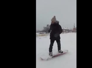 Φωτογραφία για Θεσσαλονικιός κάνει σκι στο Γεντί Κουλέ [video]