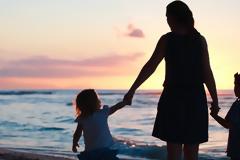 Πάτρα:«Γολγοθάς» για μονογονεϊκή οικογένεια–Η εφορία κατάσχεσε το λογαριασμό της πρόνοιας