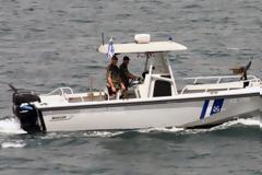 Ηλικιωμένος ανασύρθηκε νεκρός από το αυτοκίνητο που έπεσε στο λιμάνι του Πειραιά