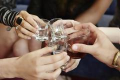 Ποιες χώρες του κόσμου είναι τα πιο «γερά ποτήρια» (λίστα κατανάλωσης αλκοόλ)