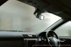 To κόλπο για να μη θολώνουν τα τζάμια του αυτοκινήτου