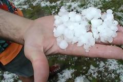 Έκλεισε τμήμα της Πατρών-Πύργου λόγω χαλαζόπτωσης