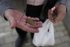 Κοινωνικό Επίδομα Αλληλεγγύης: Ποιοι το δικαιούνται και πότε θα το πάρουν