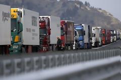 Οι βούλγαροι μεταφορείς απειλούν τους έλληνες αγρότες με αντίποινα
