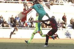 Δολοφονική έξοδος τερματοφύλακα!