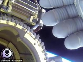 Φωτογραφία για Η NASA κρύβει εξωγήινους; Το βίντεο συγκάλυψης UFO που έριξε το ίντερνετ!
