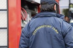 Οι φλόγες κατάπιαν ένα τζιπ πολυτελείας