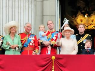 Φωτογραφία για Αναρωτηθήκατε ποτέ γιατί δεν γνωρίζουμε το επώνυμο της βρετανικής βασιλικής οικογένειας;