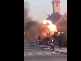 Φωτογραφία για Πυρκαγιά και έκρηξη σε βενζινάδικο σε δεξαμενές υγραερίου [video]