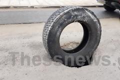 Απίστευτη πατέντα στη ΒΙ. ΠΕ. Θεσσαλονίκης-Έκλεισαν τρύπα με... λάστιχο!