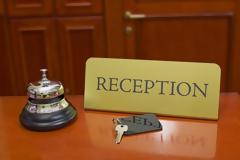 Πιέσεις τουριστικού κλάδου για ξεκάθαρη απάντηση στο θέμα του τέλους διανυκτέρευσης