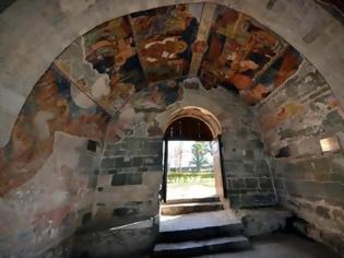 Φωτογραφία για Οι Τούρκοι μετατρέπουν σε τζαμί την Αγία Σοφία Τραπεζούντας - Με ειδικό φως θα κρύψουν τις τοιχογραφίες