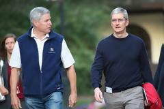 Η εντυπωσιακή καριέρα του Tim Cook για 90 δευτερόλεπτα