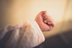 ΑΥΤΟ είναι το πόρισμα του ιατροδικαστή για τον ΘΑΝΑΤΟ του μωρού στη Σητεία