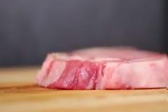 Δέκα τρόποι για να ψήσεις την μπριζόλα σου! [video]