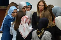 Βουλευτίνα δέθηκε με χειροπέδες στην τουρκική εθνοσυνέλευση