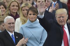 Ο Donald Trump αποχωρίστηκε το Samsung κινητό του για λόγους ασφαλειας