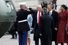 Με ελικόπτερο αποχώρησε μετά από 8 χρόνια στο Λευκό Οίκο το ζεύγος Ομπάμα