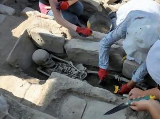 Φωτογραφία για Βυζαντινοί τάφοι και ατόφιοι σκελετοί βρέθηκαν στην αρχαία Στρατονίκεια