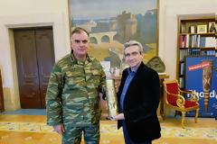 Αποχαιρετιστήρια επίσκεψη του απερχόμενου Διοικητή της 95 ΑΔΤΕ, Β. Κουκουλομάτη, στον Περιφερειάρχη Ν. Αιγαίου