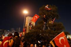 Συνεχίζονται οι διώξεις στην Τουρκία, ακόμη 400 εντάλματα σύλληψης