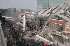 3 πτώματα ανασύρθηκαν από τα συντρίμμια του ουρανοξύστη στο Ιράν