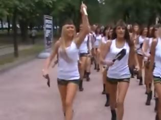 Φωτογραφία για Ρώσικη στρατιωτική εκπαίδευση γυναικών...  [video]