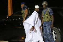 Με άδεια ταμεία άφησε τη χώρα του ο πρόεδρος της Γκάμπια
