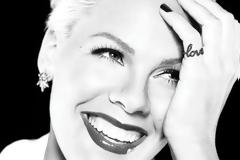 Η οικογενειακή φωτογραφία της Pink