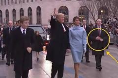 Ο ΤΡΟΜΑΚΤΙΚΟΣ ΦΡΟΥΡΟΣ ΤΟΥ ΤΡΑΜΠ: Τα ψεύτικα χέρια και το κρυμμένο όπλο!