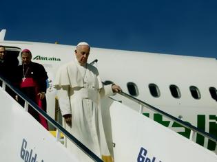 Φωτογραφία για Πάπας Φραγκίσκος: Παράδειγμα ανθρωπιάς στο προσφυγικό Ελλάδα και Ιταλία