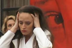 Η Ρωσία αποποινικοποιεί την ενδοοικογενειακή βία