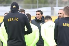 Ο Χιμένεθ εμπιστεύεται το υπάρχον ρόστερ της ΑΕΚ