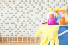 Έτσι Καθαρίζει το Σπίτι του σε 7 Κινήσεις ένας Μικροβιολόγος